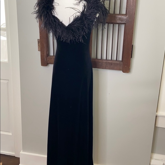 JEFFREY & DARA PETITE BLACK OSTRICH VELVET GOWN 6P - Picture 4 of 6